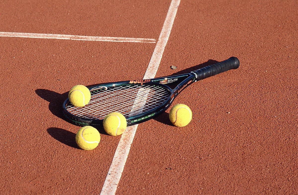 [tennis-racket-balls.jpg]