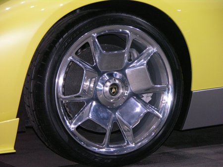 [roda+Lamborghini-Miura-Wheel-Detail-450.jpg]