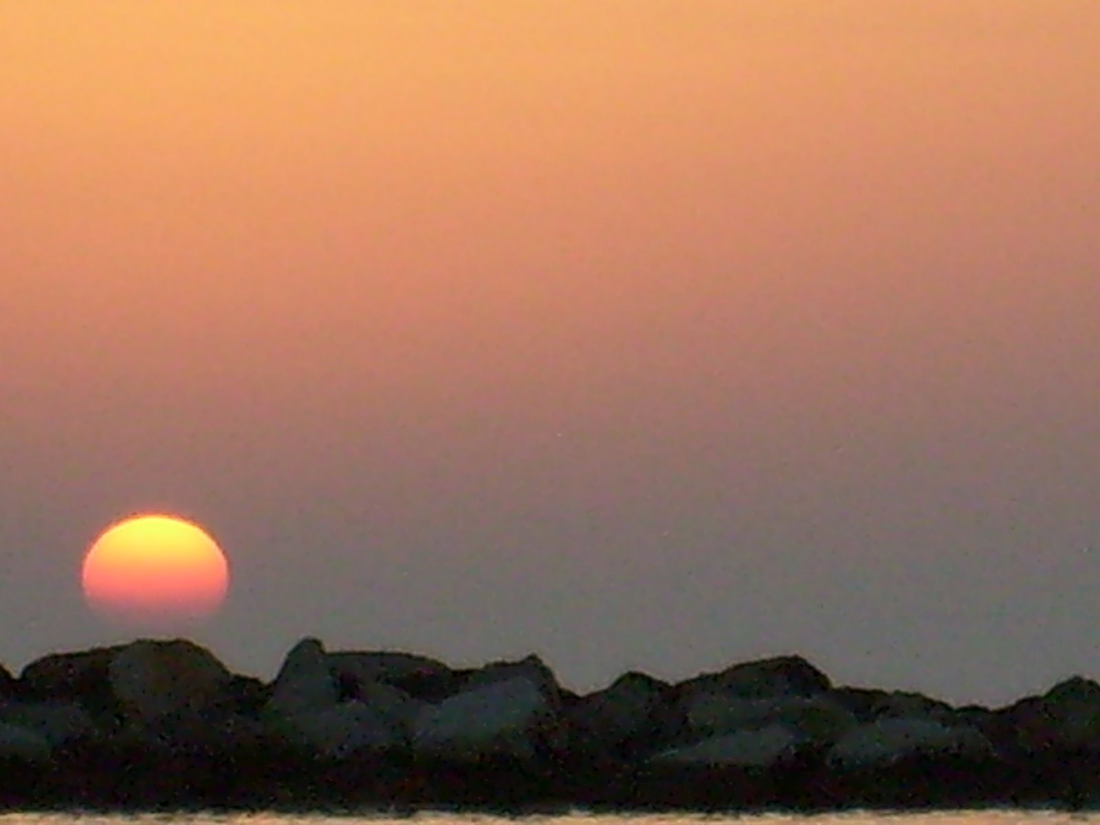 [sunset+on+the+beach.JPG]