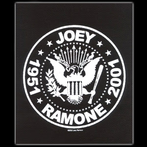 Necrologica.. "8 aos de la muerte de Joey Ramone" Ftang+-+Joey+Ramone+4-15-01
