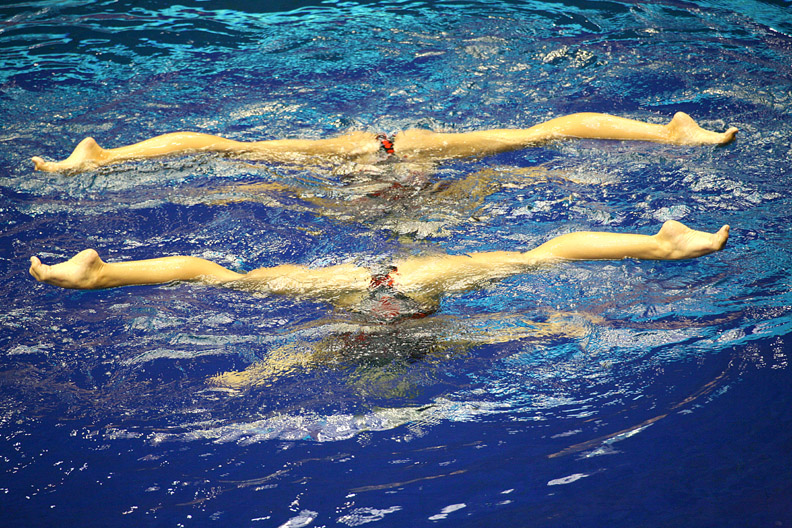 [Synchronized_swimming_by_BLphotographe.jpg]