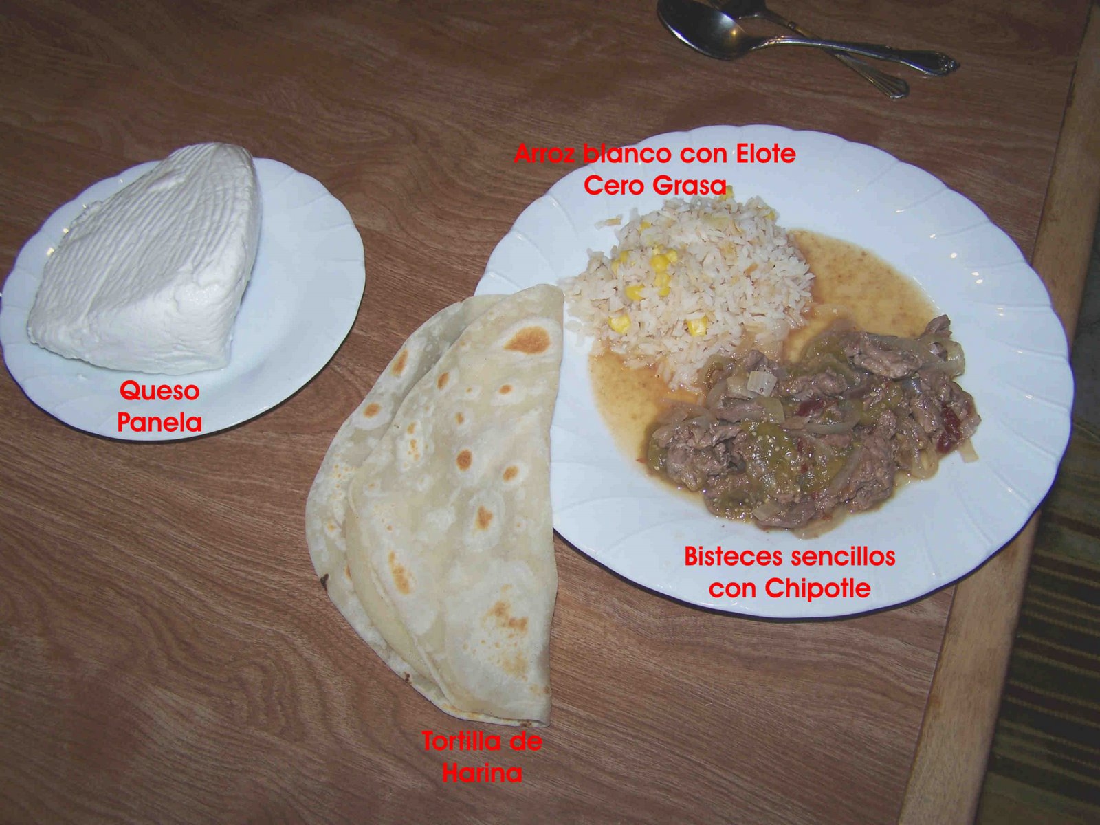 [Bistec+con+chipotle,+arroz+sin+grasa,+queso+panela+con+tortilla.JPG]