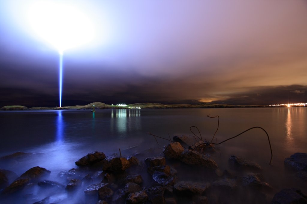 [Imagine+Peace+Light+in+Iceland+2+~+lit+October+2007.jpg]