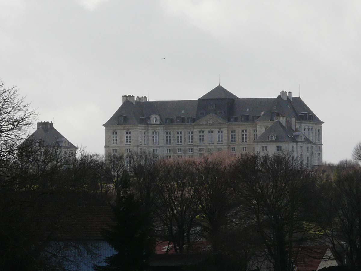 [chateau+vu+mairie+P1030692.jpg]