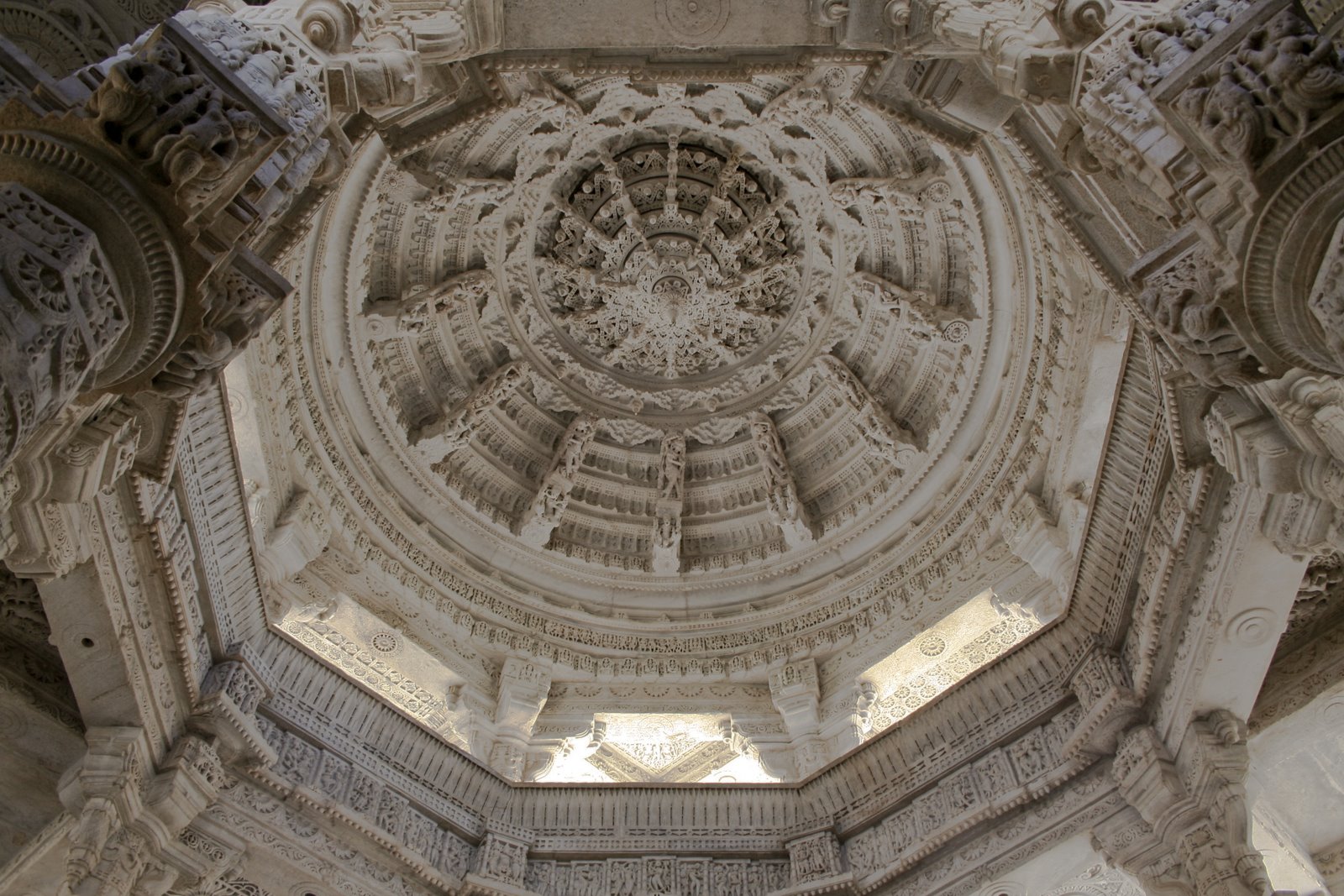 [Ranakpur_Jain_Temple_Ceiling.jpg]
