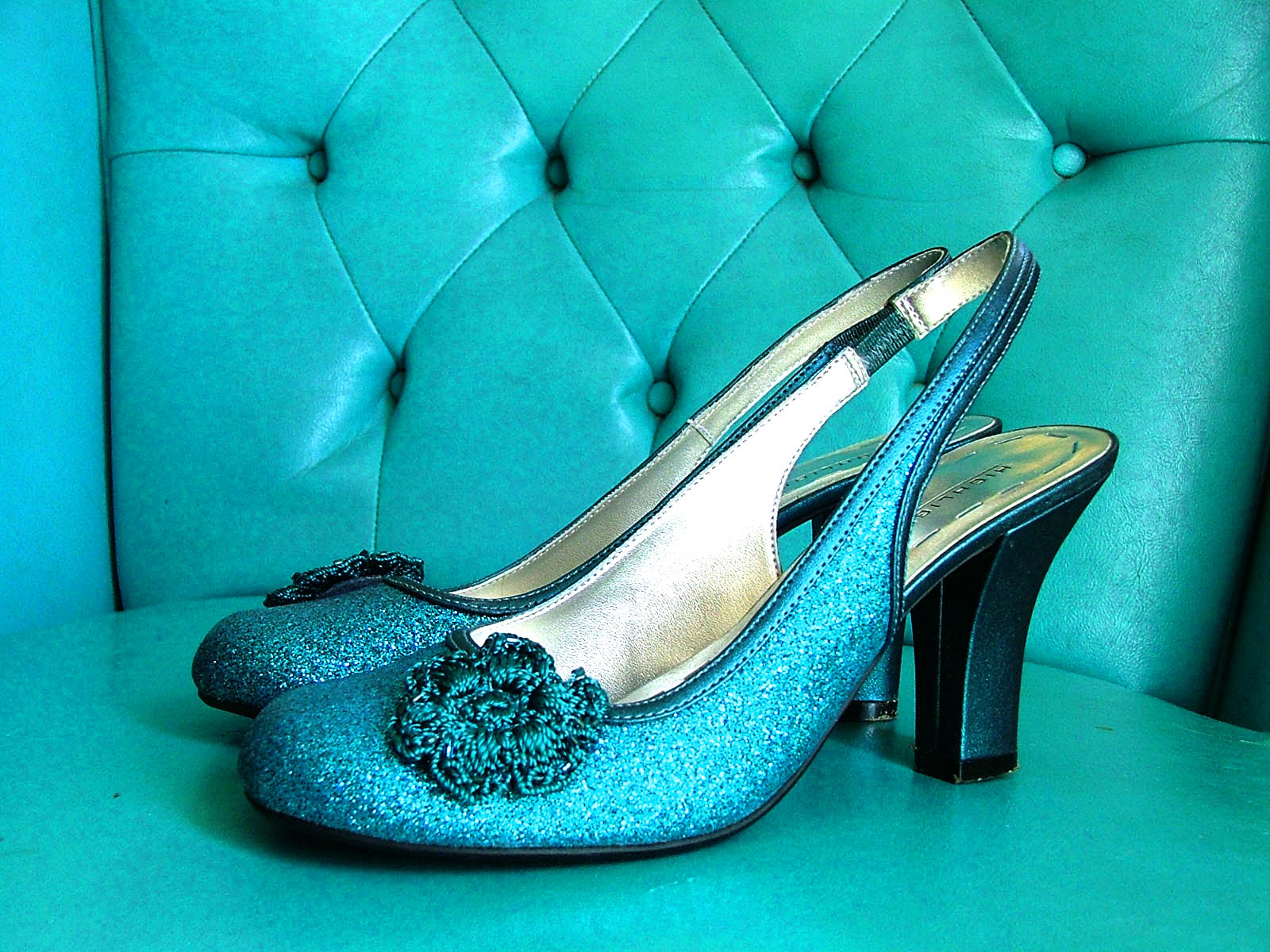 [blue+sparkle+heels.jpg]