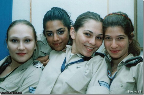 [Girl+Soldiers+From+Israel’s+Army+25.jpg]
