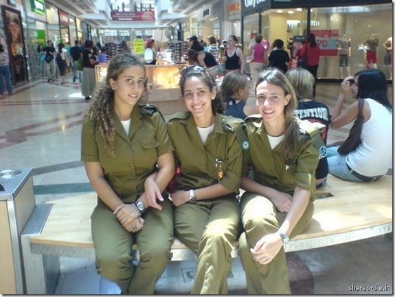 [Girl+Soldiers+From+Israel’s+Army+19.jpg]