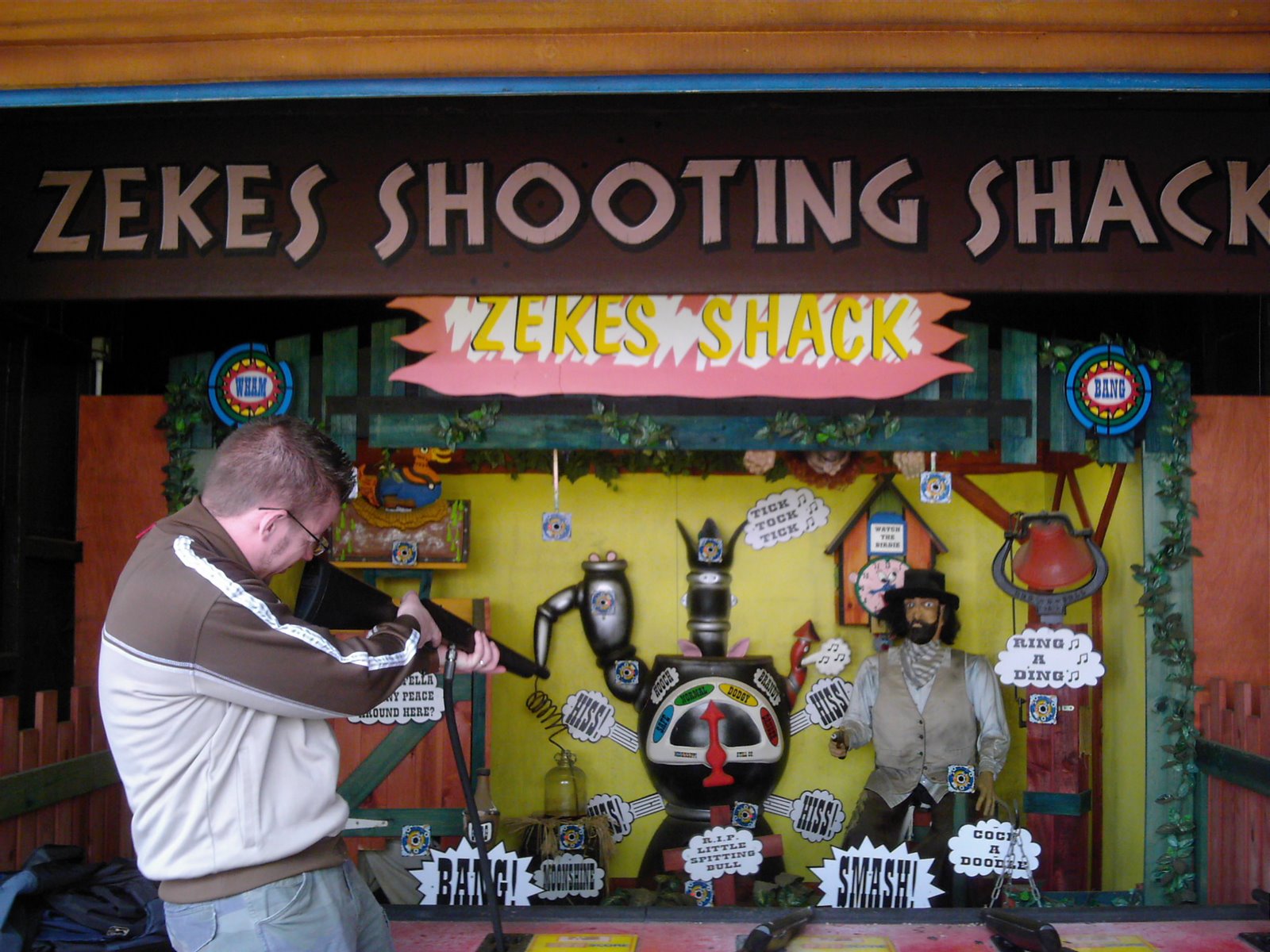 [Zeke's+Shooting+Shack+30.03.08+(3).JPG]