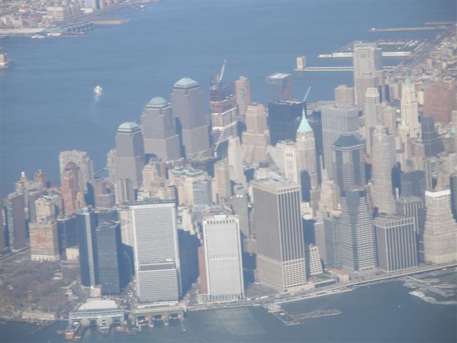 [New+York+City+from+the+plane.JPG]