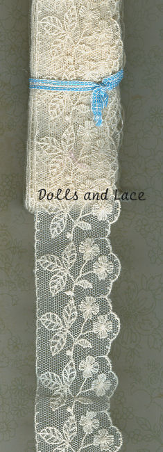 [lace+frm+dolls+and+lace.jpg]