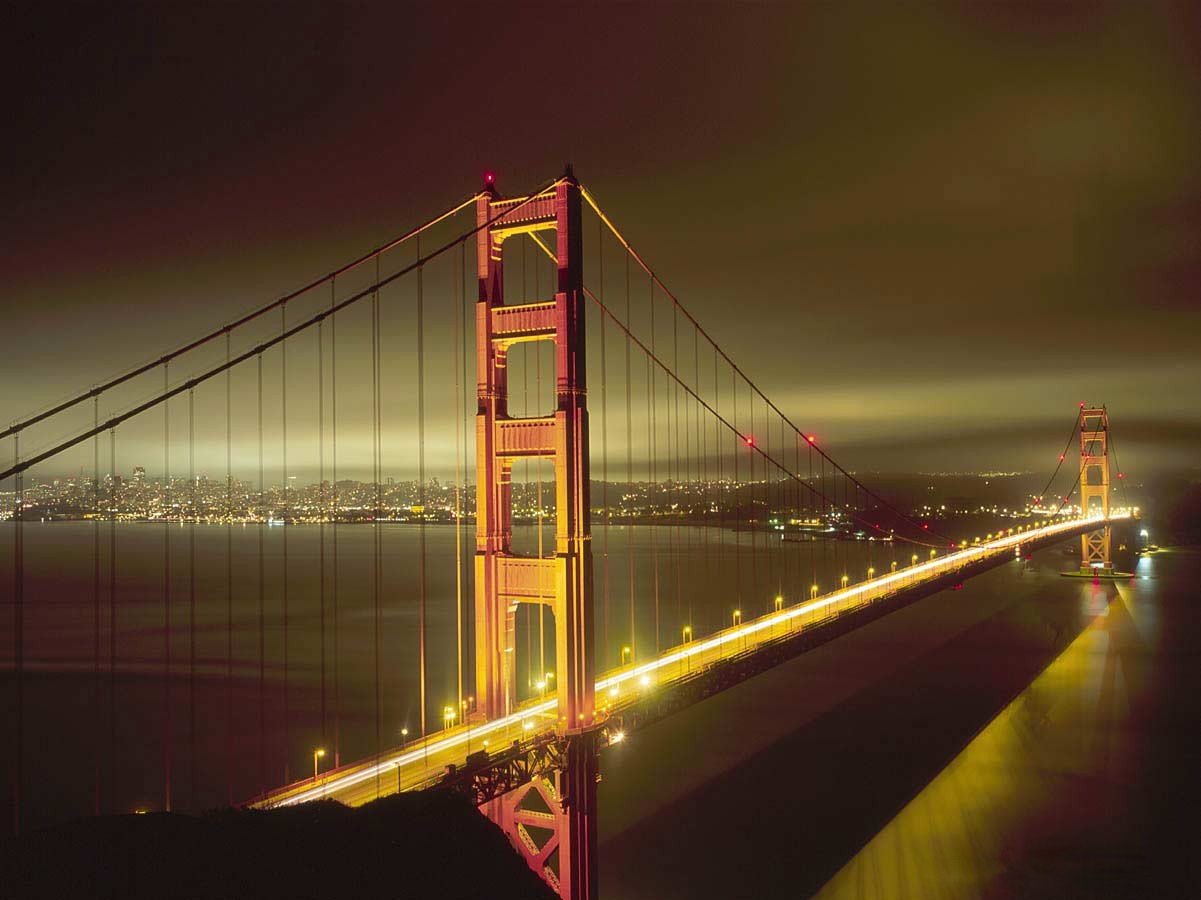 [San_Francisco's_Golden_Gate_bridge_at_night.jpg]