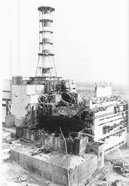 [chernobylsarcophagus.jpg]