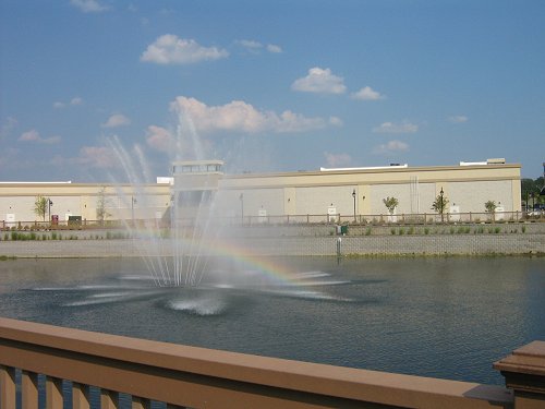 [Linda+Vestal-rainbow+in+the+fountain+2008.jpg]