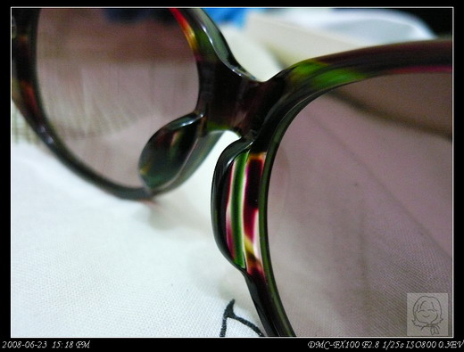[glasses-015.jpg]
