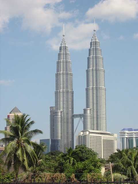 [Petronas+Towers.JPG]