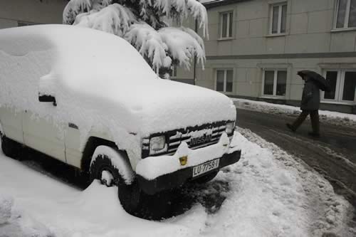 [coche+e+rbol+cuberto+de+neve+na+provincia+de+Lugo+24-01-07.jpg]