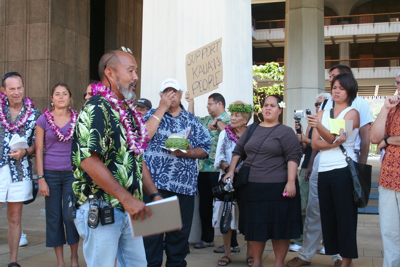 [Kauai+Protesters+Superferry+Dennis.jpg]