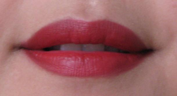 [2007.10.12+Nars+Red+Lips.jpg]