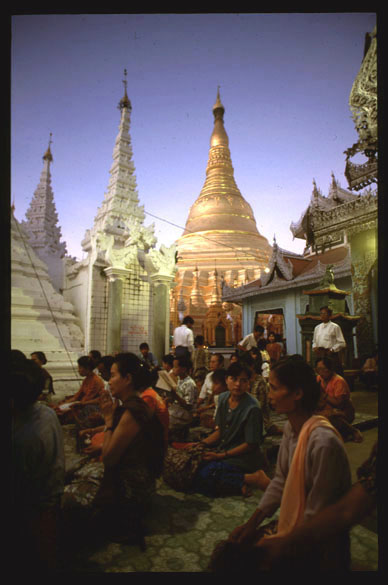 [Shwedagon+Temple+3+-+Yangoon,+Myanmar.jpg]
