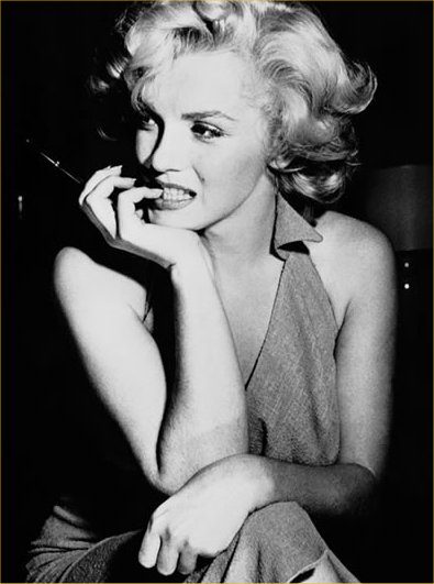 [Marilyn_Monroe_Biography_2.jpg]