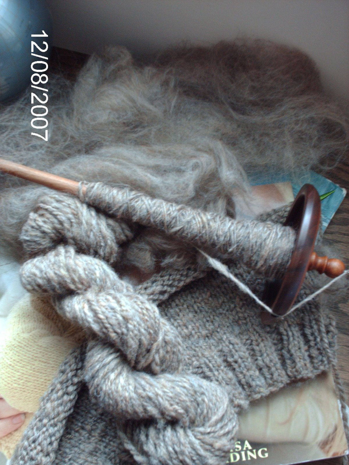 [knitting07+373.jpg]