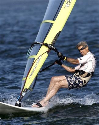 [John+Kerry+Wind+Surfing.jpg]