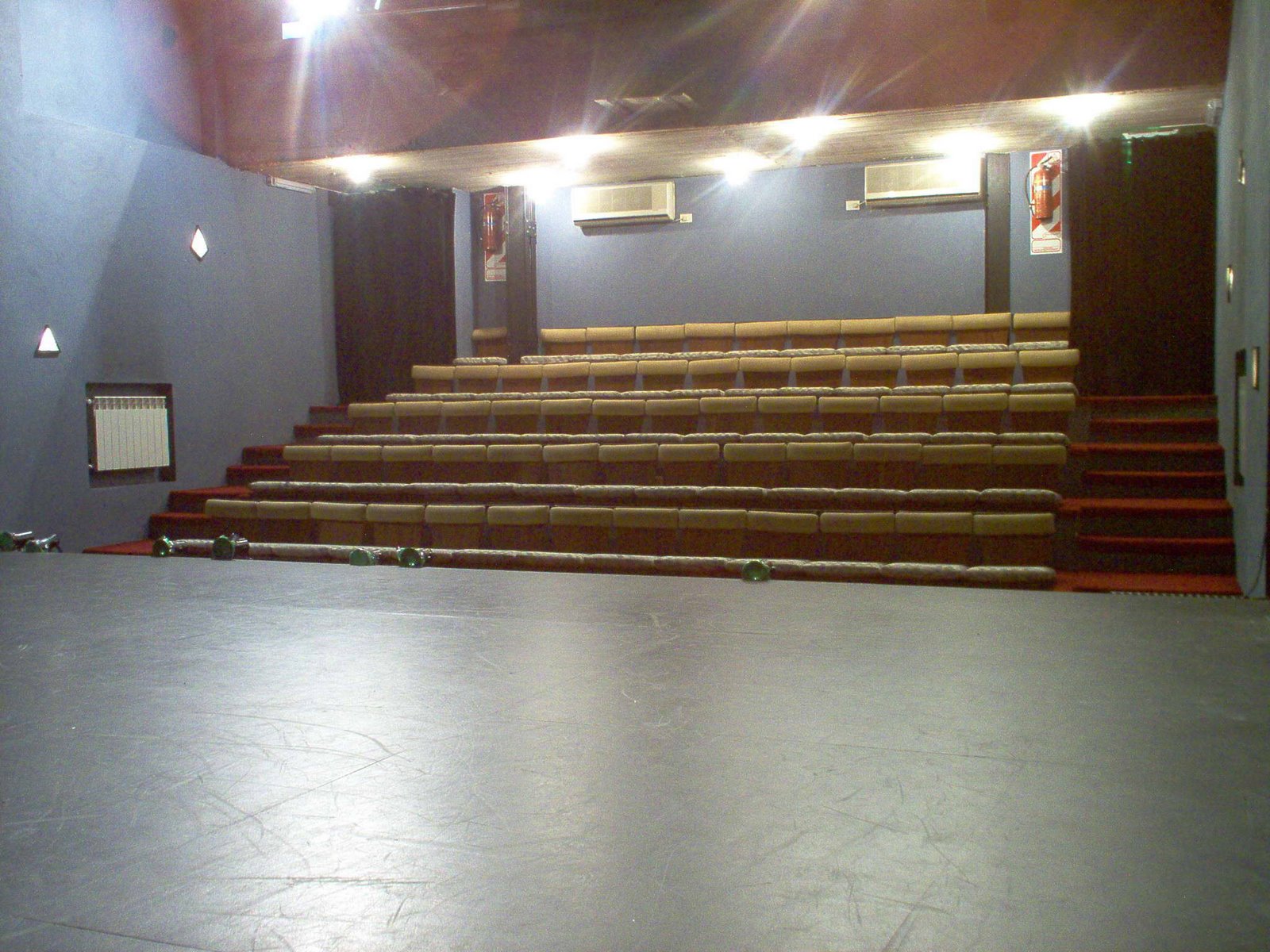 [Sala+Teatro+del+Sur+1.jpg]