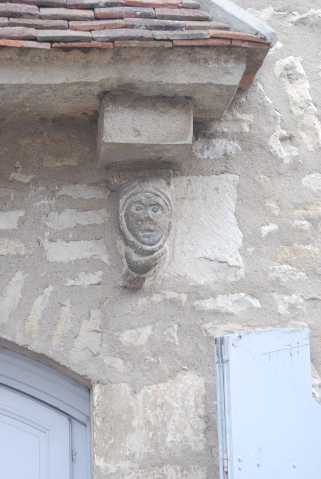 [Vezelay+face.jpg]