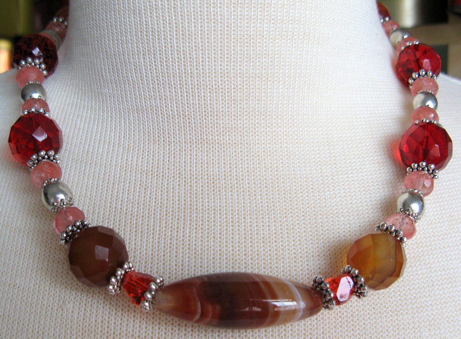 [agate+necklace.jpg]
