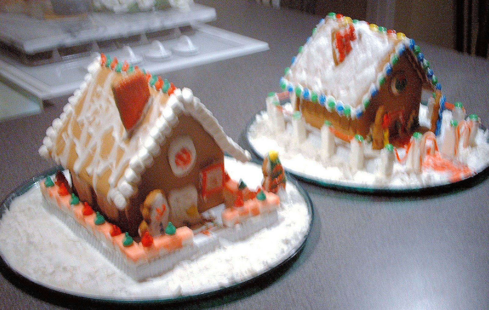 [gingerbread+house+front+02+20061217.jpg]