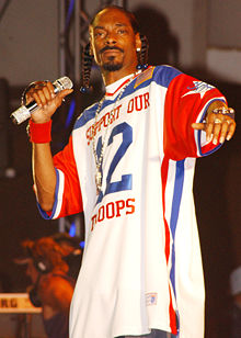 [220px-Snoop_Dogg_Hawaii.jpg]