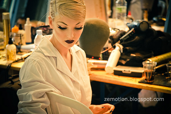 [christian-dior-couture-08-backstage10.jpg]