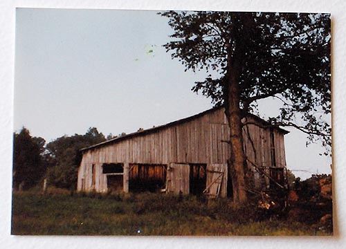 [old+pic+of+tobacco+barn.jpg]
