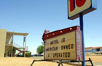 [american_motel_0811.jpg]