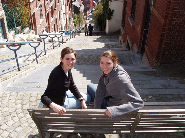 [Alana+and+Roxy+on+the+stairs+in+Liege.jpg]