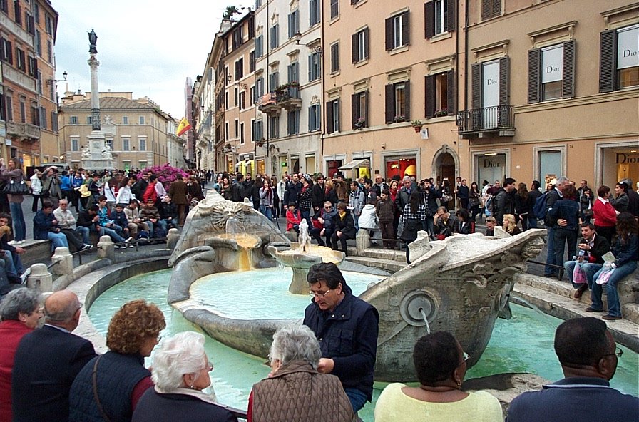 [Fountain+at+the+foot+of+the+Spanish+Steps.JPG]