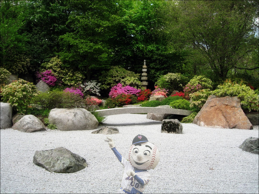 [Mr.+Met+Zen+Garden.jpg]