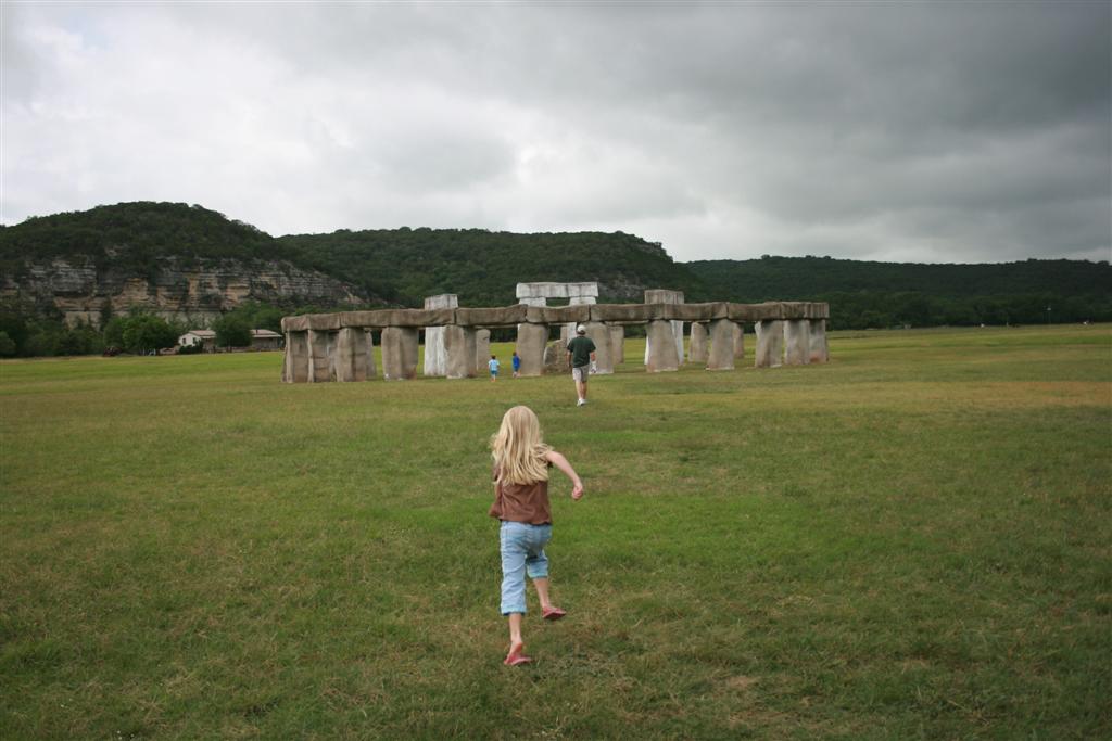 [RRO_Stonehenge+(Large).JPG]