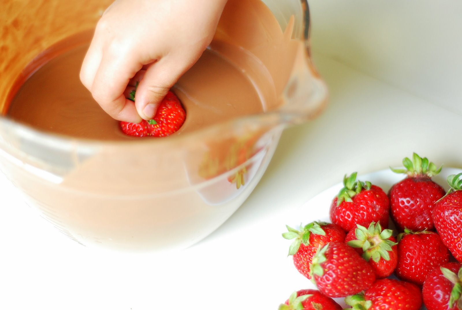 [Chocolate+Strawberries+025.JPG]