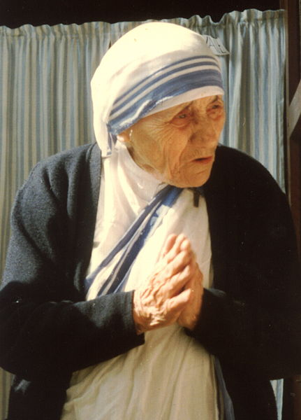 [431px-Mother_Teresa.jpg]
