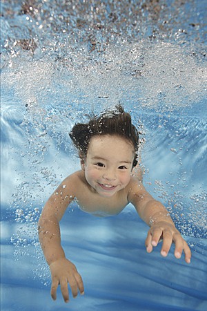 [swimming_babies_07.jpg]