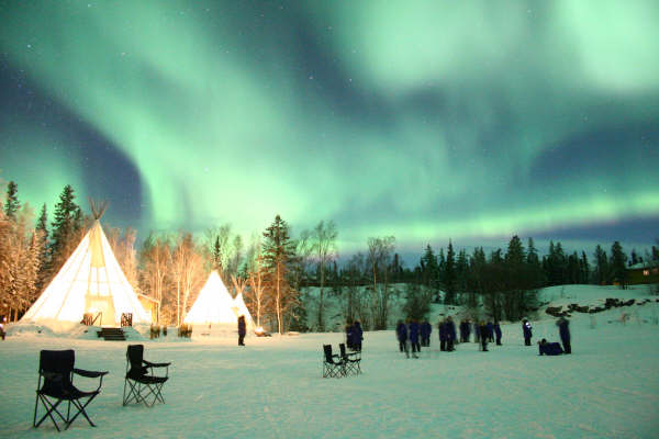 [northern_lights_over_yellow_knife_canada_5.jpg]