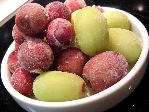 [frozen+grapes.jpg]