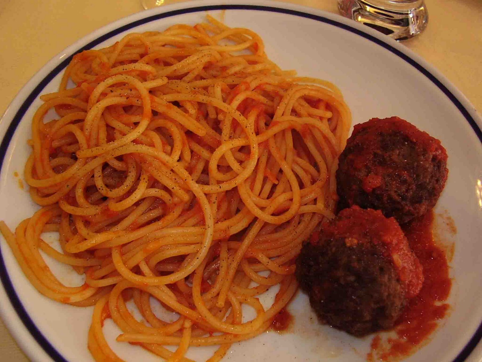 [spaghetti+&+meatballs.jpg]