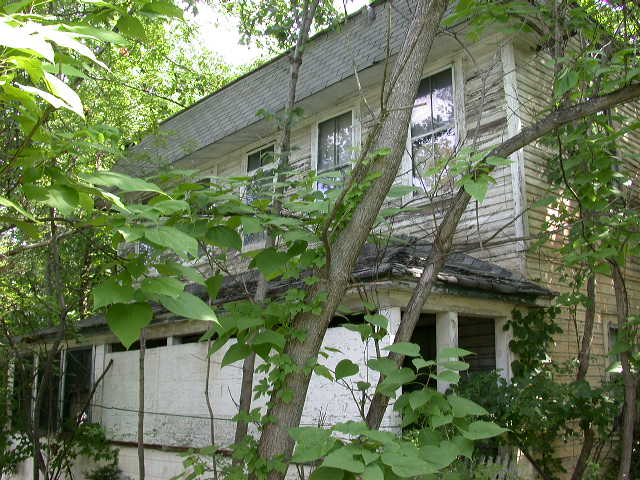 [abandoned-house-warren-NJ-christian+montone-aug2007+(6).JPG]