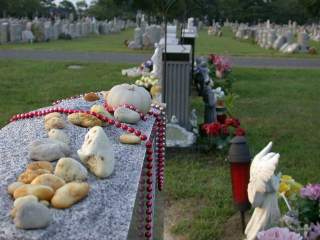 [Matawan-Cemetery-NJ-CHRISTIAN+MONTONE-september+2007+(17).JPG]