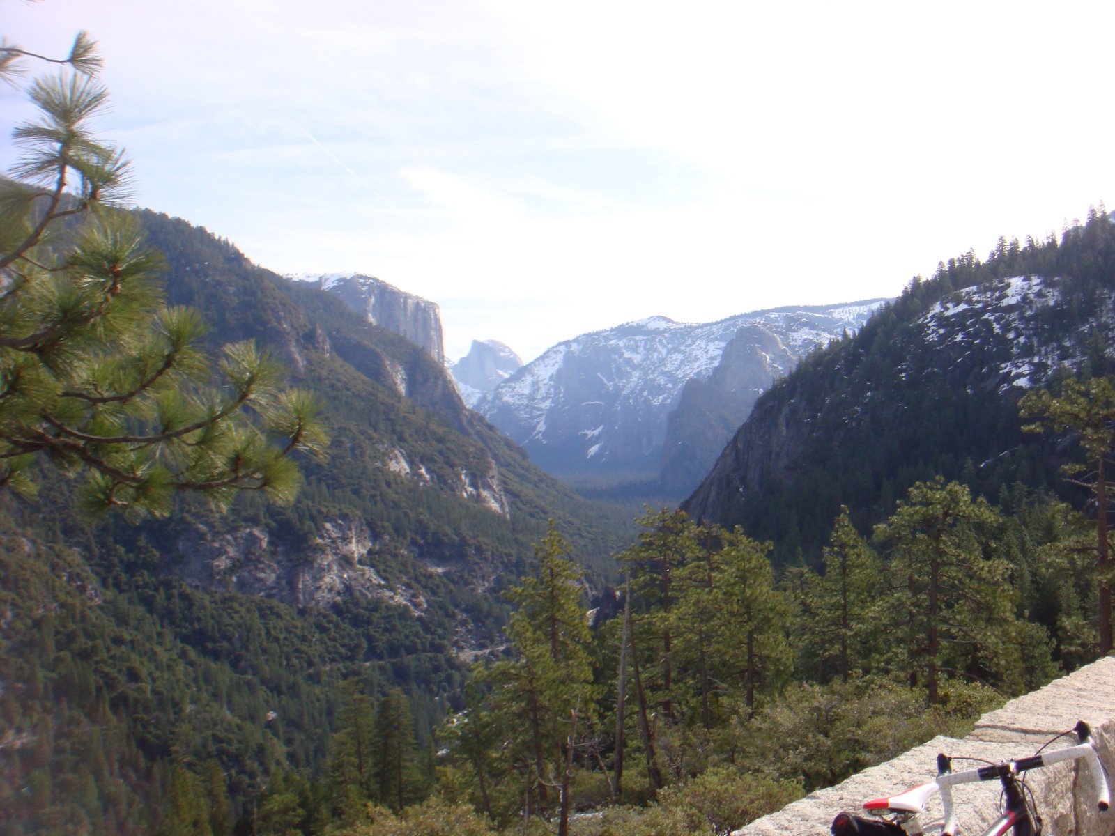 [An+awesome+view+of+Yosemite+Valley+in+Yosemite+National+Park+-+CA.JPG]