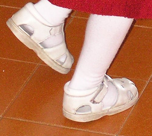 [baby+shoes+from+back.jpg]