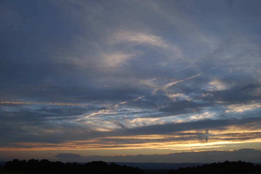 [080629-0839c+Clouds+at+sunset+sm.JPG]